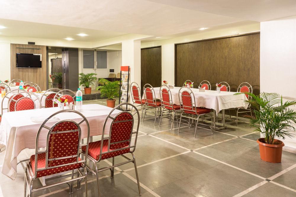 Treebo Trend Royal Kourt Aurangabad Hotel Luaran gambar