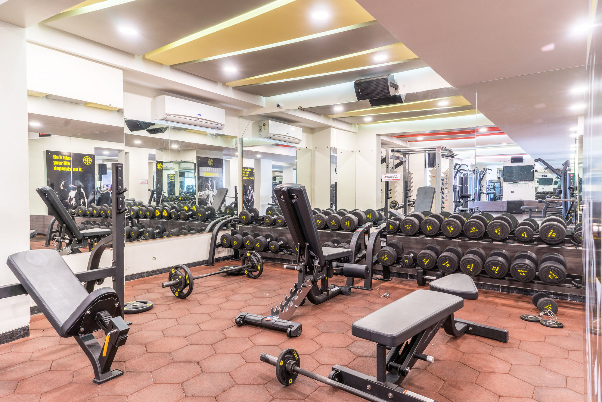 Treebo Trend Royal Kourt Aurangabad Hotel Luaran gambar